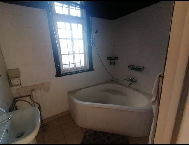 1 BEDROOM APARTMENT FOR SALE IN GLENWOOD